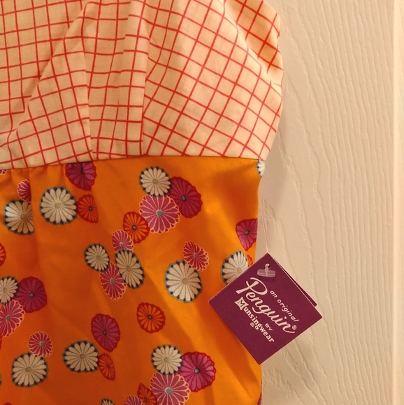 Penguin (Munsingwear) tank - NWOT - Picture 3 of 6